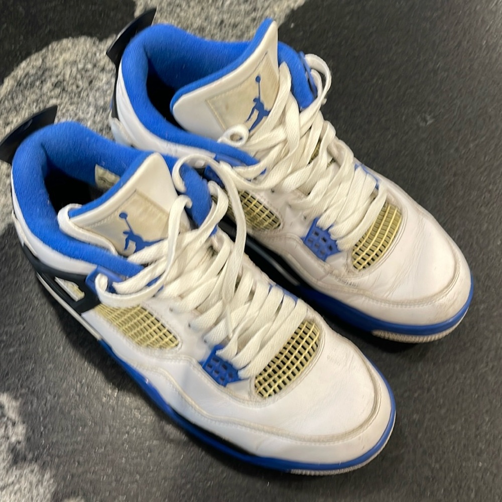 Men’s retro Air Jordan “motorsports” sneakers size 10